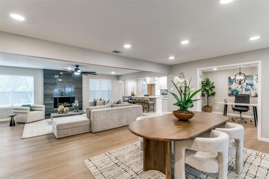 6218 Berwyn Ln, Dallas, TX 75214 - photo 3