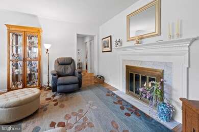 2221 Dickens Ln, Broomall, PA 19008 - photo 5