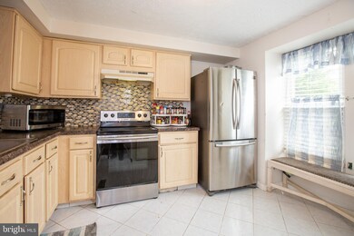 2 James Cubberly Ct, Trenton, NJ 08610 - photo 5