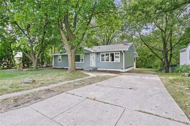 7906 SW 11th St, Des Moines, IA 50315 - photo 2