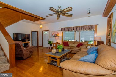 28 2nd Ave, Halethorpe, MD 21227 - photo 6