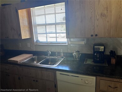 245 Starlight Ave, Lake Placid, FL 33852 - photo 5