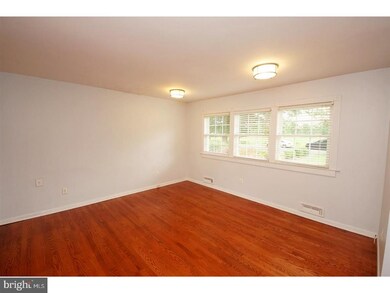 572 Village Rd W, Princeton Junction, NJ 08550 - photo 3