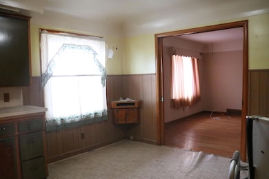 536 North Dr, Wyandotte, MI 48192 - photo 5