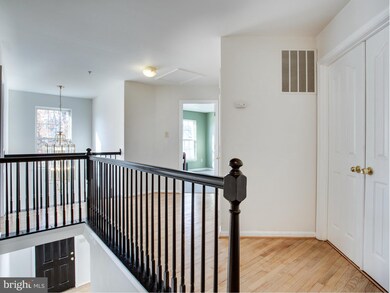 5606 Silk Tree Dr, Riverdale, MD 20737 - photo 7