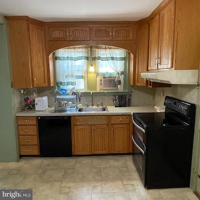 128 S Main St, Perkasie, PA 18944 - photo 7