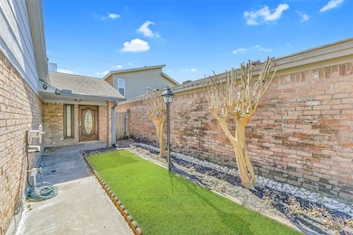 4613 Cashel Glen Dr, Houston, TX 77069 - photo 2