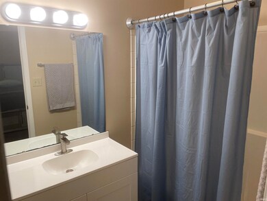 9411 S Pointe Retreat Dr, Bloomington, IN 47401 - photo 5