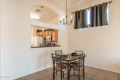 Dining1
