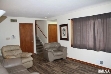 1527 Parklane Dr, Bettendorf, IA 52722 - photo 7