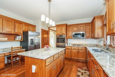 4712 Fesseneva Ln, Naperville, IL 60564 - photo 5