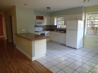 Kitchen Photo #1