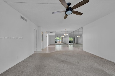 302 Lakeview Dr unit 105, Weston, FL 33326 - photo 6