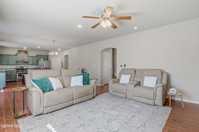 14372 Karen Point, El Paso, TX 79938 - photo 2