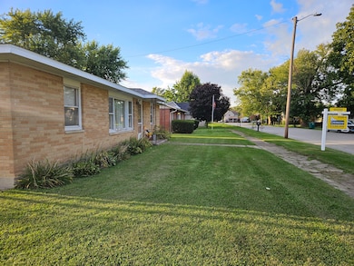 606 N Race St, Monon, IN 47959 - photo 2