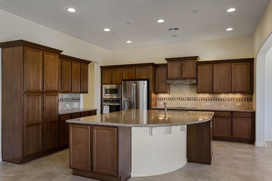Large Gourmet Kitchen
