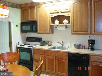 12606 Old Fort Rd, Fort Washington, MD 20744 - photo 2