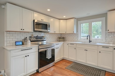 8 Chamberlain Rd, Bellingham, MA 02019 - photo 2