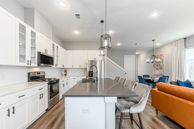 834 Berry Sage Ln, Houston, TX 77022 - photo 3