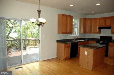 8702 Phipps Farm Way, Manassas, VA 20109 - photo 2