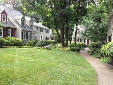 609 Washington St unit 302, Wellesley, MA 02482 - photo 4