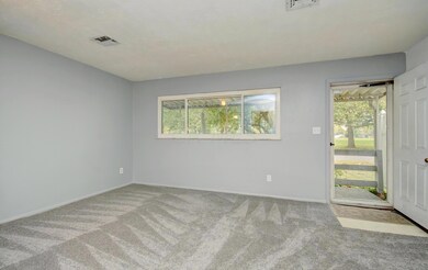 Living Room (3)