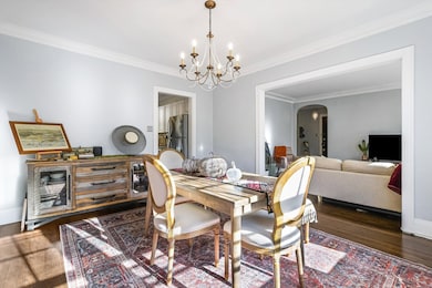 unlisted-address, Evanston, IL 60202 - photo 6