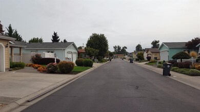 345 Orth Dr, Central Point, OR 97502 - photo 4