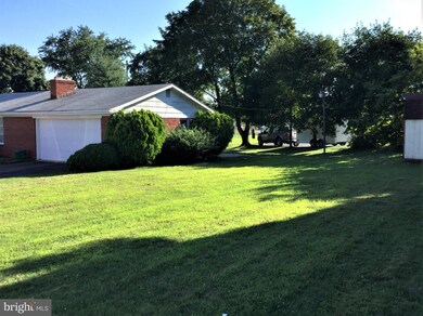 93 Hilltop Dr, Chambersburg, PA 17202 - photo 4