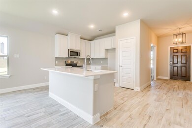 706 Broken Bow Ln, Cleburne, TX 76033 - photo 5