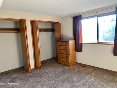 6 bedroom 1