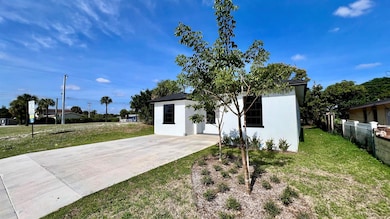 1580 W 32nd St, Riviera Beach, FL 33404 - photo 2