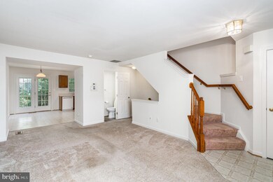 1766 Tiger Lily Cir, Woodbridge, VA 22192 - photo 4