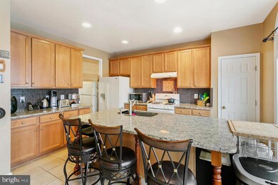 9275 Laurel Ridge Crossing Rd, Lorton, VA 22079 - photo 3