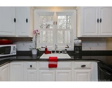 141 Stonecleave Rd, North Andover, MA 01845 - photo 5