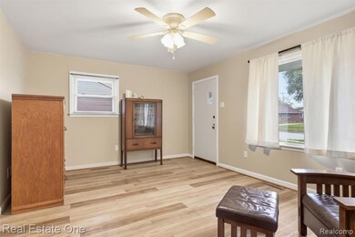 18772 Hamann St, Riverview, MI 48193 - photo 7