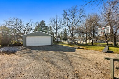 817 1st St SE, Elbow Lake, MN 56531 - photo 4
