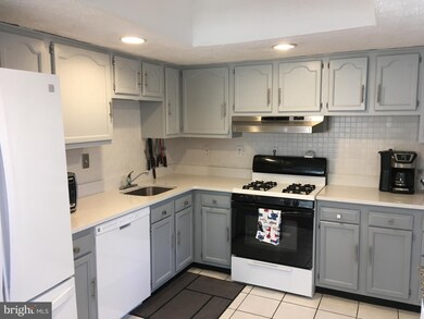 3301 Mont Clare Ln, Bowie, MD 20715 - photo 2