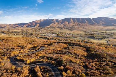 1940 N Shamy Way unit 27, Eden, UT 84310 - photo 3