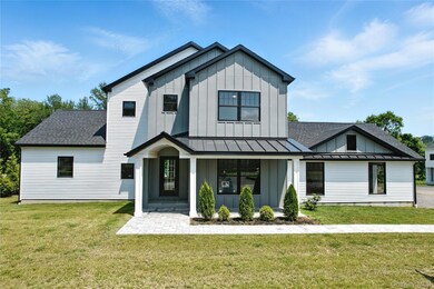 1708 Fieldstone Manor Dr, Mohegan Lake, NY 10547 - photo 2