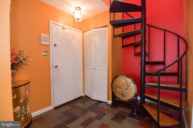 1704 Mount Washington Ct unit J, Baltimore, MD 21209 - photo 2