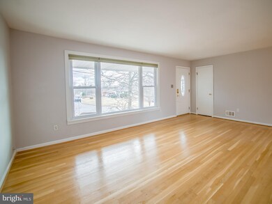 13032 Ingleside Dr, Beltsville, MD 20705 - photo 4