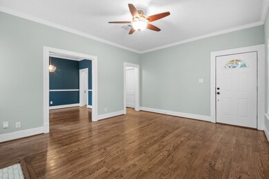 821 Pizer St, Houston, TX 77009 - photo 7