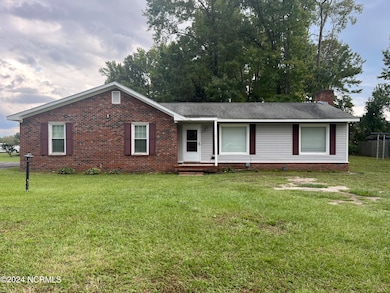 2303 Leigh St, Kinston, NC 28504 - photo 2