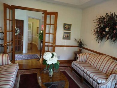 59 Pine Tree Ln, Burr Ridge, IL 60527 - photo 2