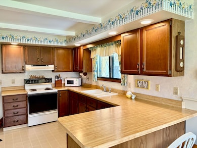 3629 Monroe St, Two Rivers, WI 54241 - photo 2