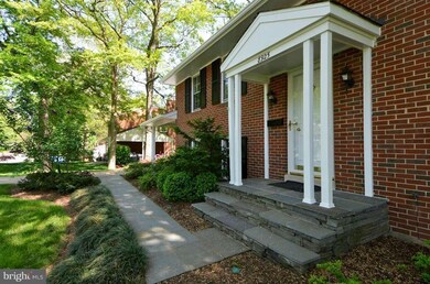 8925 Braeburn Dr, Annandale, VA 22003 - photo 2