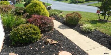 947 Willow Ridge Dr, York, PA 17404 - photo 5