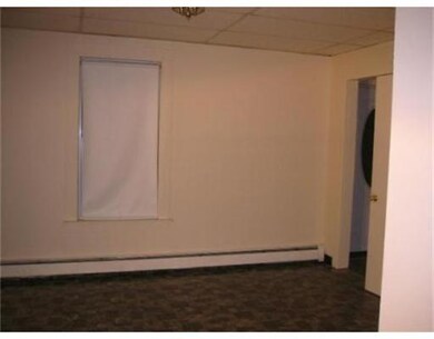 82 Grand St unit 1st Fl-R, Lowell, MA 01851 - photo 3