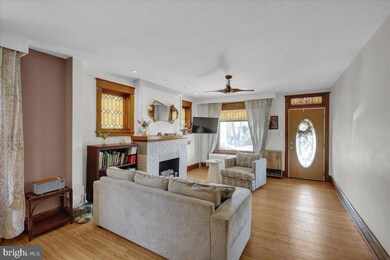 2123 Fairview St, Reading, PA 19609 - photo 5